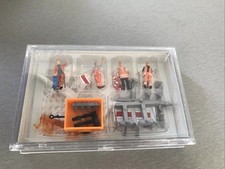 PREISER HO : POMPIERS et SECOURISTES AVEC MATÉRIEL NEUF EN BOÎTE 10625