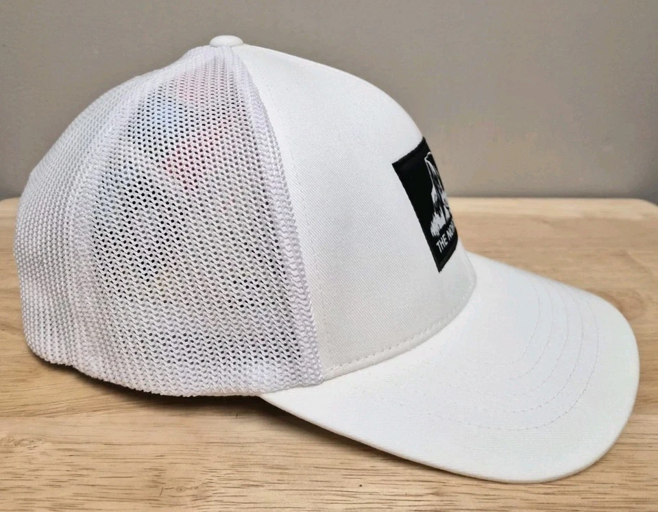 Gorra The North Face Adulto M-L Blanca Truckee Trucker Logo Unisex Calce Clásico Foto 2 de 4