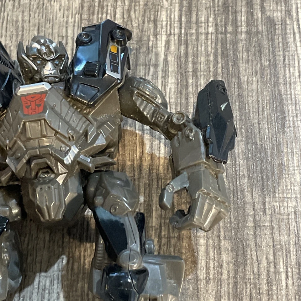 2011 Hasbro Transformers Dark of the Moon Ironhide Figure 6" - Image 4 of 4