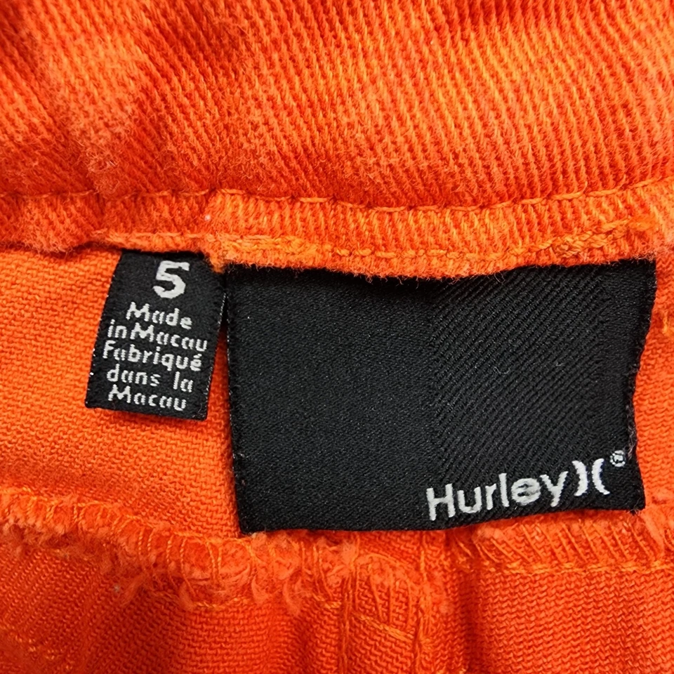 Bermuda Hurley Feminina 5 Juniores Laranja Brilhante Cintura Baixa Skinny Stretch Y2K - Imagem 4 de 4