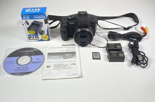 Panasonic Lumix DMC-FZ100 14.1MP 3''Screen 24x Digital Camera Bundle EUC - Afbeelding 1 van 16