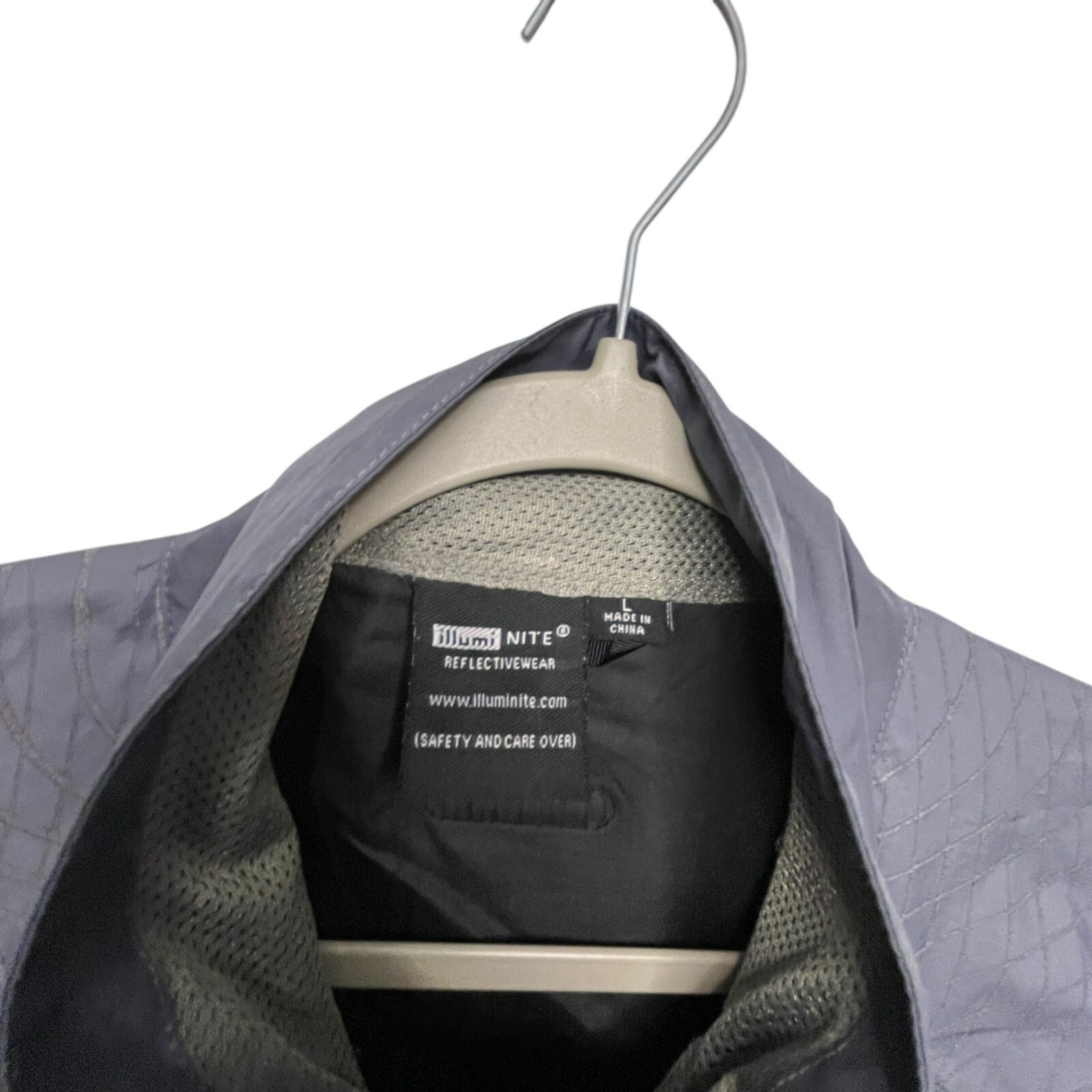 IllumiNite Mens Reflective Jacket Cycling Vented Jacket L Gray Zipper