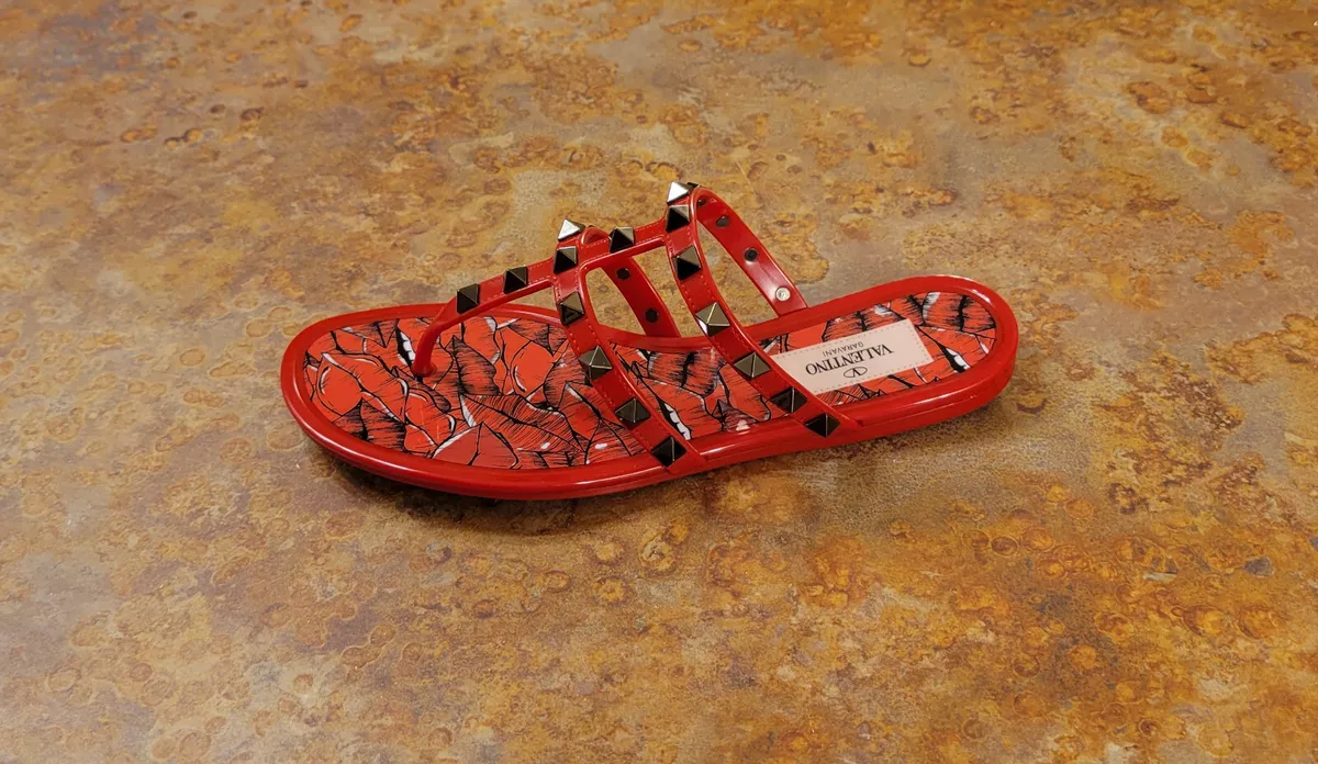 New Valentino Garavani Rockstud Jelly Thong Sandal Red 5 US 35 Eur. MSRP 450
