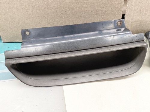 Holden Commodore VR VS Bumper Bar Grilles Pair LH RH Raw Plastic - Picture 5 of 17
