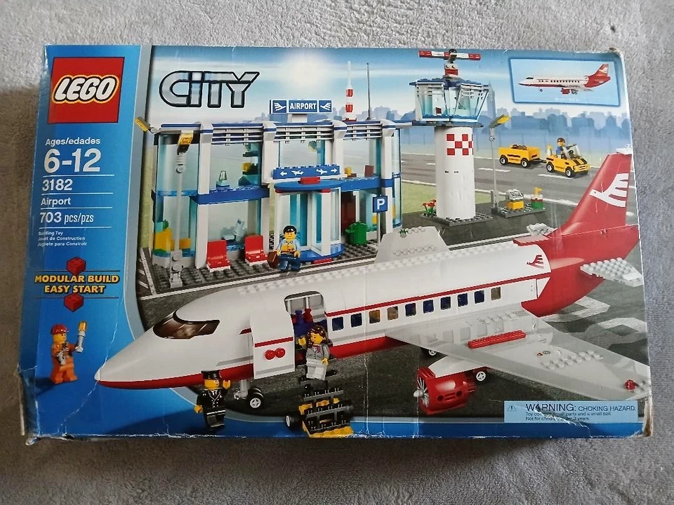 2011, Lego City Airport  3182     (No Box) - Image 2 of 4