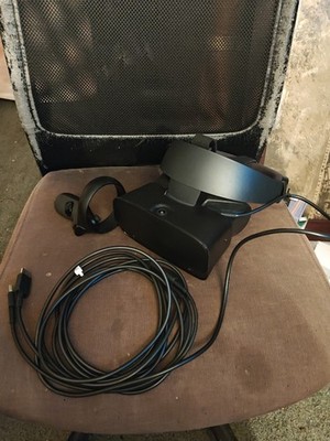 Oculus Quest 2 Virtual Reality Headset  and  1  Controller