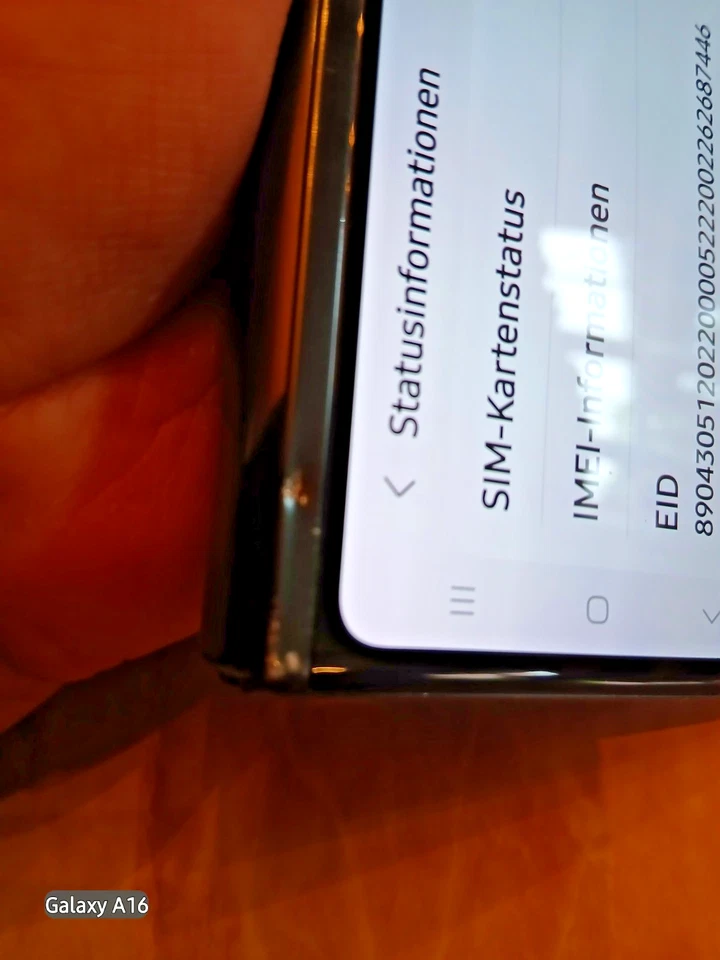 Samsung Galaxy Z Fold 3 5G - 512GB - Phantom Black (Ohne Simlock) - Bild 2 von 4