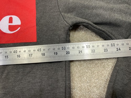 ELLESSE Sweatshirt size M Mens Pullover grey pit-pit 20 in - Picture 9 of 16