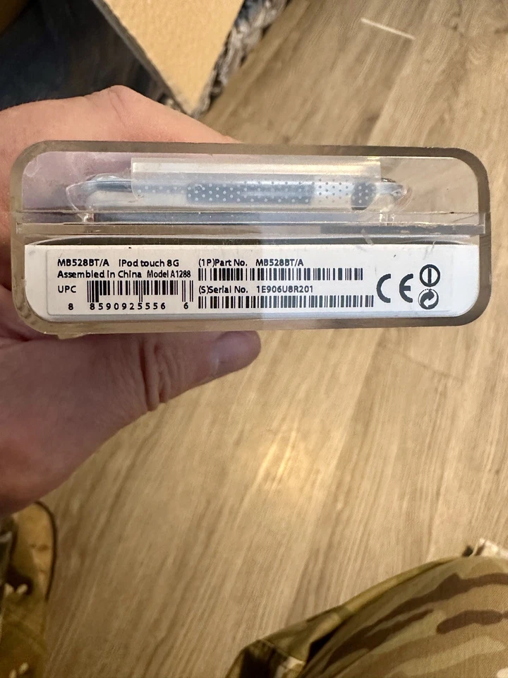 Apple iPod Touch 2nd Generation 8 GB Brand New In  Sealed In Box! - Image 4 of 4