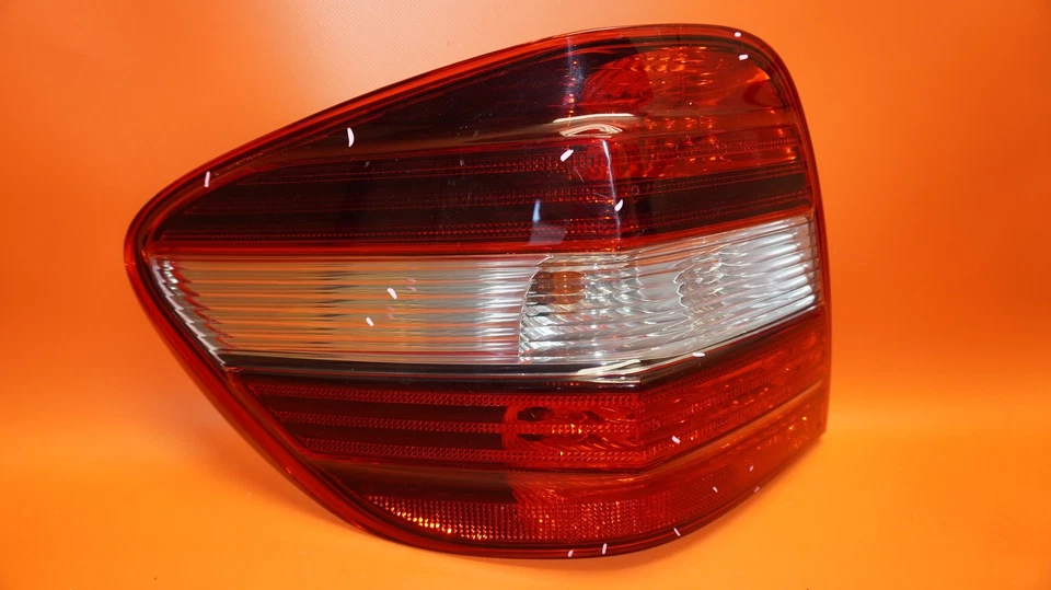 Lanterna traseira esquerda driver Mercedes Benz ML350 2009 2010 2011 W164 ML450 FABRICANTE DE EQUIPAMENTO ORIGINAL - Imagem 3 de 4
