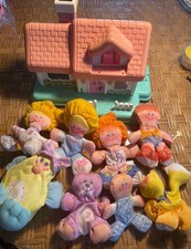 Vintage 1980s Fisher-Price Smooshees Cuddlers At Home Dollhouse Playset dolls