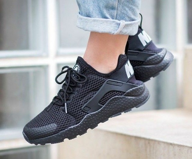 all black nike huarache ultra women's