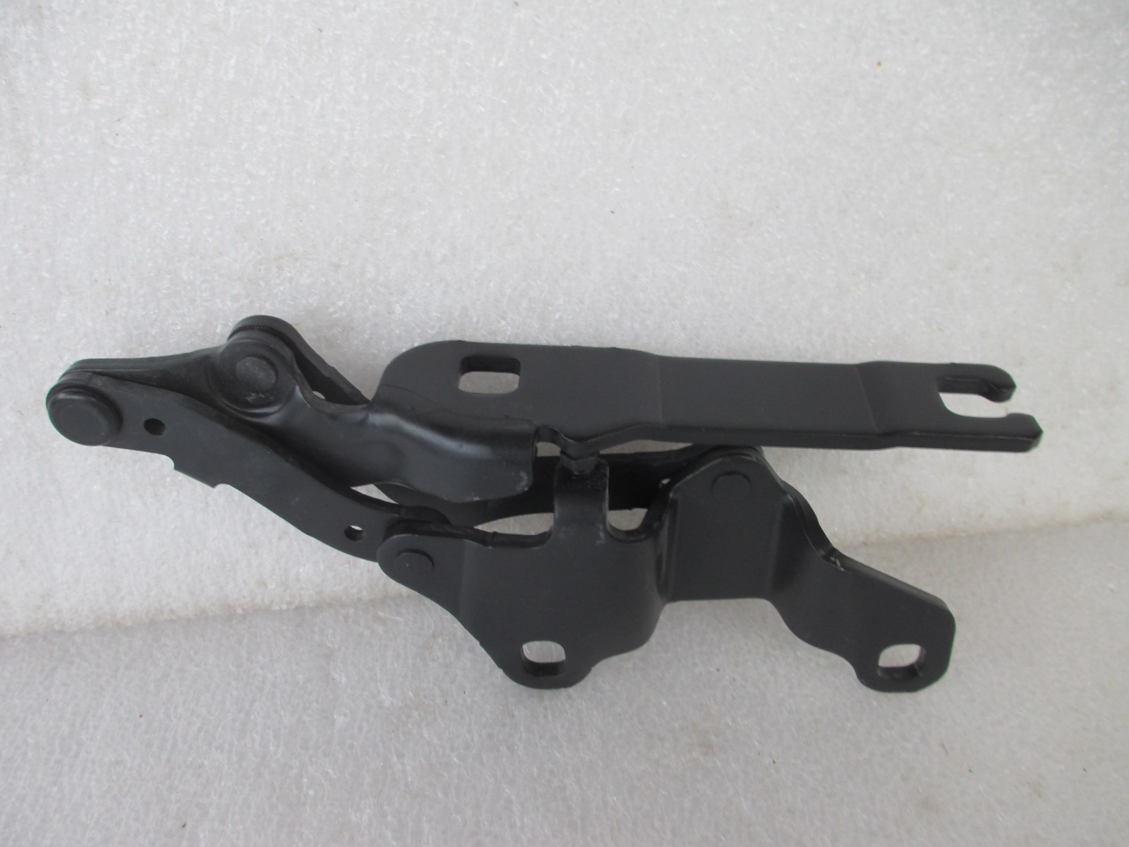 BMW E90 3 Series Hood Hinge Front Right 7115264 for sale online | eBay
