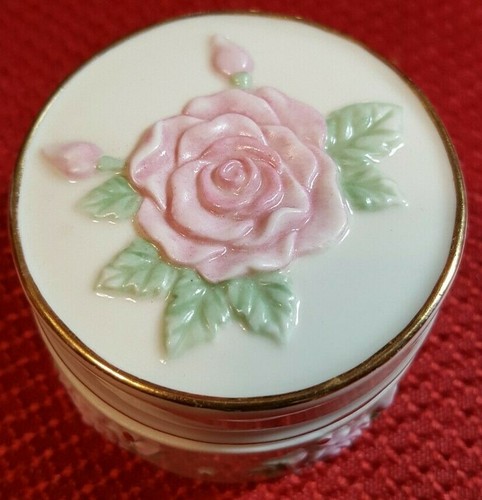 Lenox Porcelain Round Heart Trinket Box Pink Embossed Roses 24 kt Gold Gilding - Picture 2 of 11
