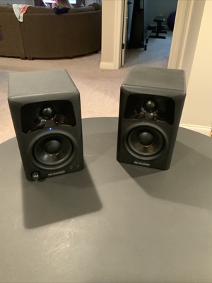 av32 speakers