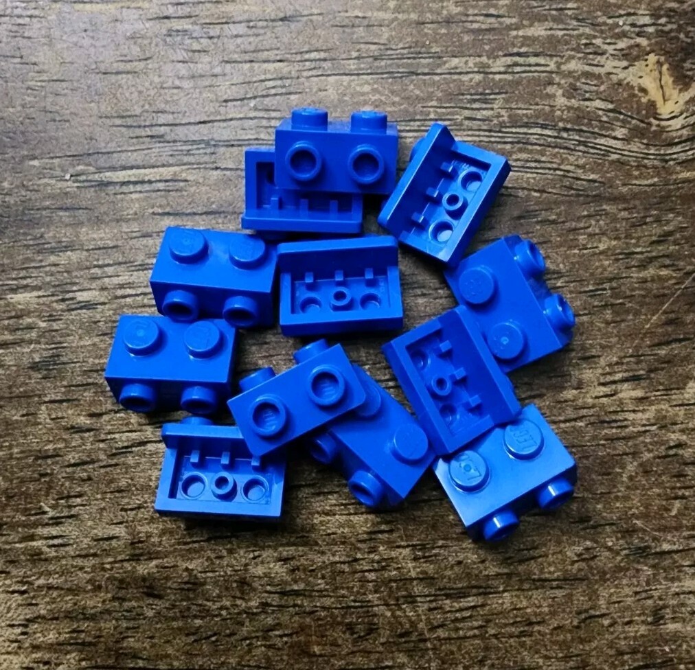 BLUE GIANT 1〜10, SUPREME 1〜11,EXPLORER 1 LEGO Blue Bracket 1 x 2 - 1 x 2 QTY 12 Part No. 99781. Bulk