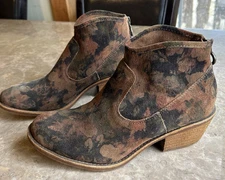 Ladies Sofft Patterned Booties 8M