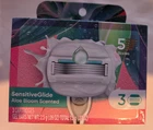 Gillette Venus Sensitive Glide Razor Refills Aloe Bloom - 3 Cartridges Total
