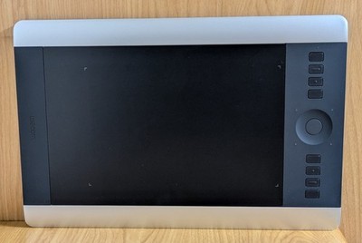 Wacom PTH-651 Intuos Pro Medium Creative Pen & Touch Tablet Mint