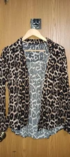 Big Dart Womens Long Sleeve Button Up Size Medium Leopard Print Flowing