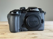 Panasonic LUMIX DC-GH5 (BODY ONLY) + 3 Batteries, Charger and Low Shutter Count
