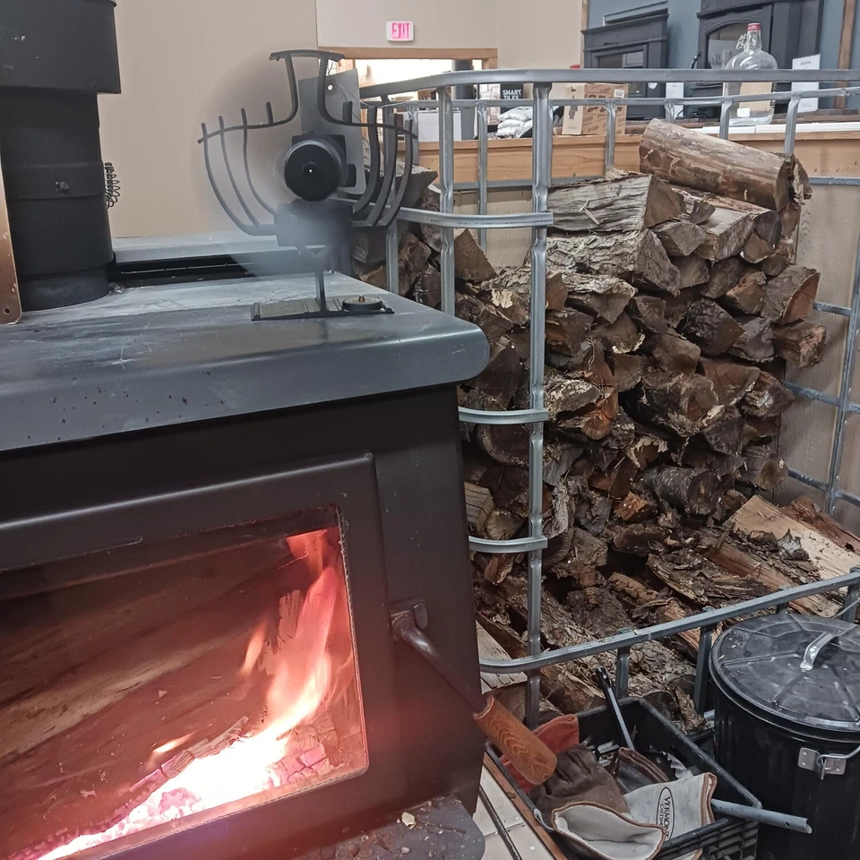 Ventilador de estufa oscilante no eléctrico alimentado por calor Lehman's arranque automático silencioso Foto 2 de 4