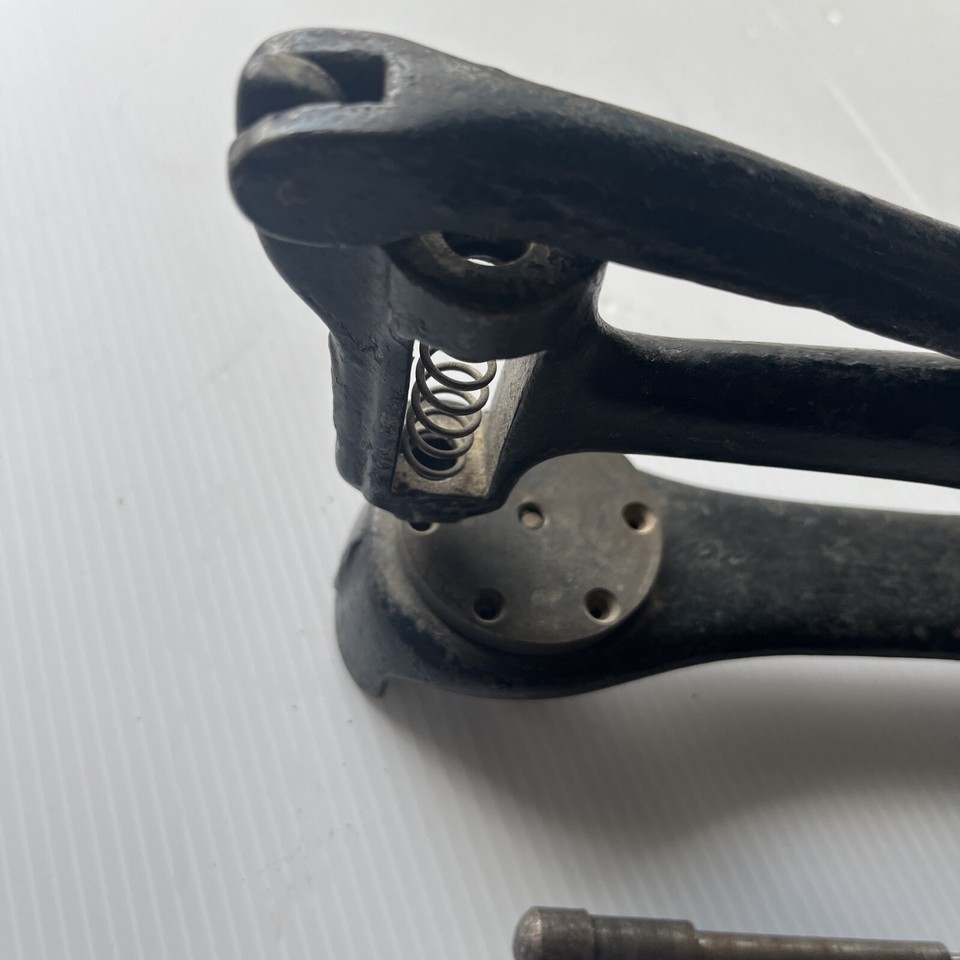 Vintage Cast Iron Steel Rivet Punch Hand Press Eyelet Tool Snap Leather