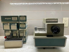 Vintage Argus Model 58 35 mm slide projector/holders