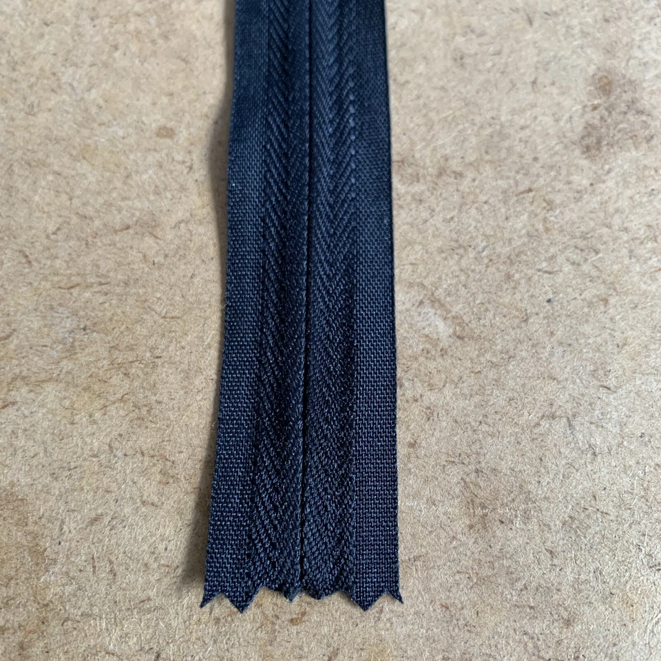 Black Invisible Zip concealed Zipper 9 inch size 3 Closed End Zips x 100 Bulk - Image 4 of 4