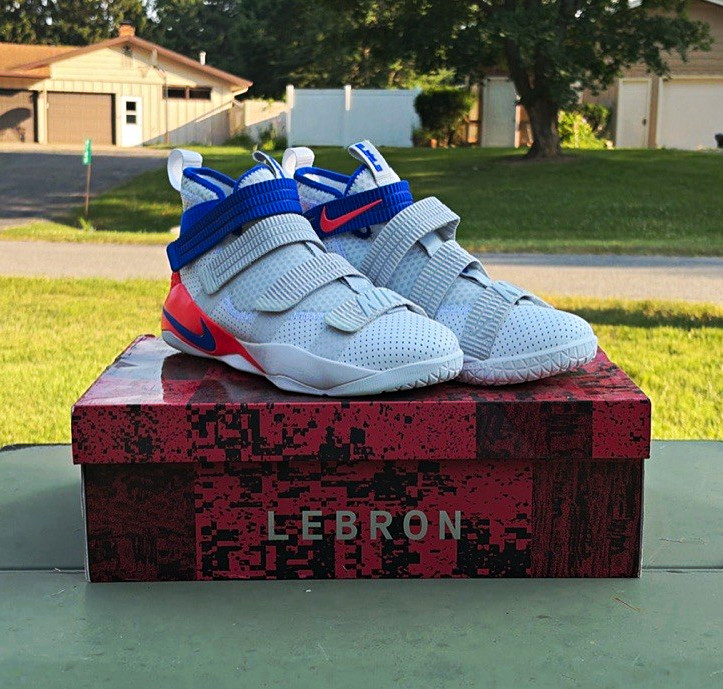 Nike LeBron Zoom soldier Athletic Sneakers Size 10