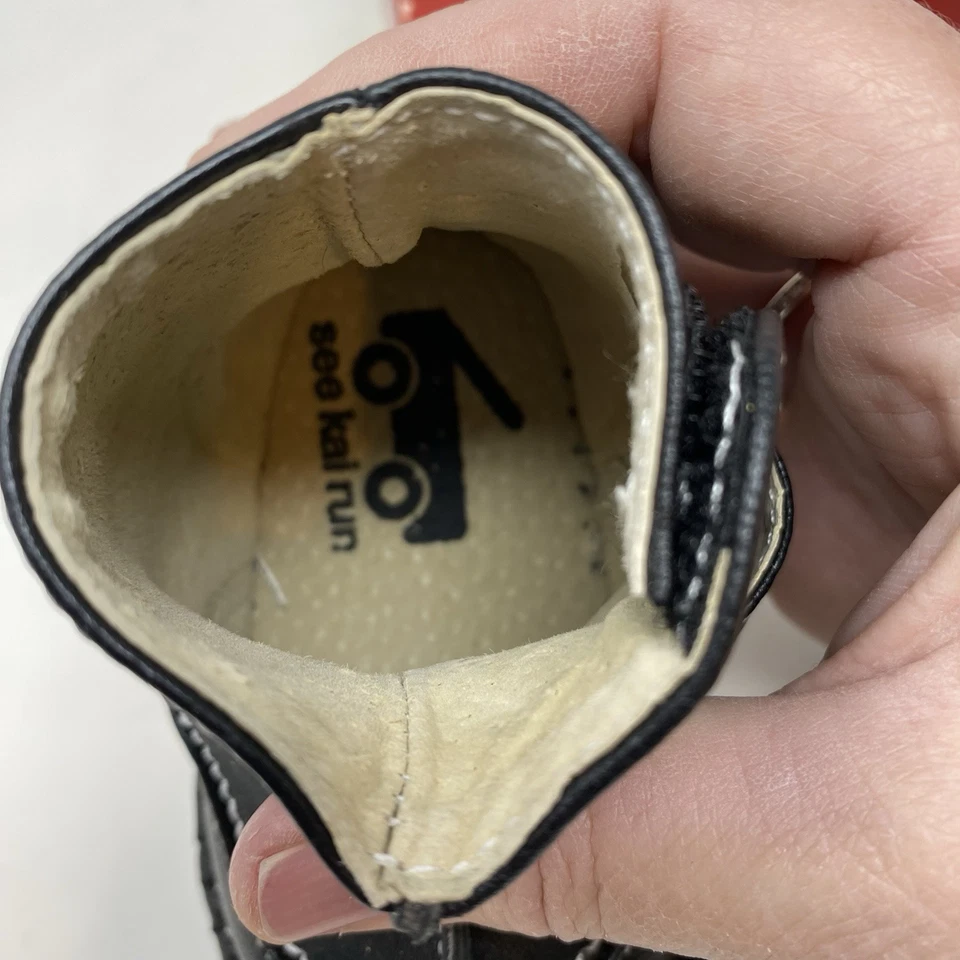 See Kai Run Jannis Botas de Cuero Bebé Talla 3 Negras Sin Cordones Gancho Lazo Adorable Nuevas Foto 4 de 4