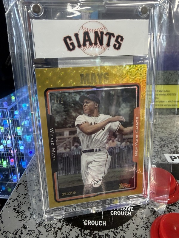 2025 Topps Archives Willie Mays Gold Foilfractor Superfractor 1/1 SF Giants SSP