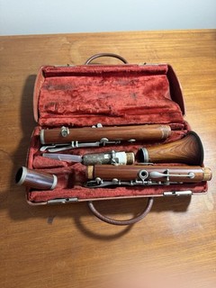 Clarinete de madera Conn Panamericano Cocobolo en estuche instrumento musical