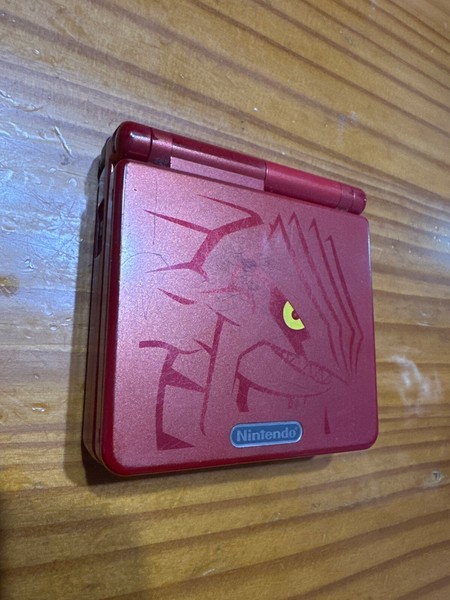 Game boy advance sp Edición Groudon