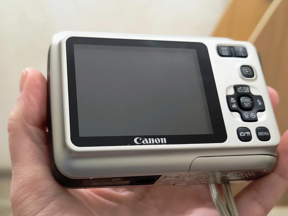 Canon PowerShot A495 10.0MP Digital Camera - Silver for sale Canon PowerShot A495 10.0MP Digital Camera - Silver for sale