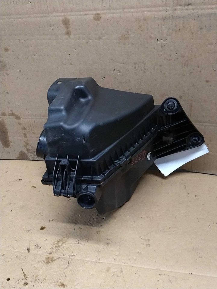 2015 BMW X1 Air Cleaner Assembly OEM 13717588280 Used 112K Mileage Black - Image 3 of 4