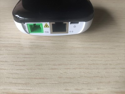 Ubiquiti UC-Loco UFiber GPON Gigabit Passive Optical Network 2.4 1.2 Gbps CPE