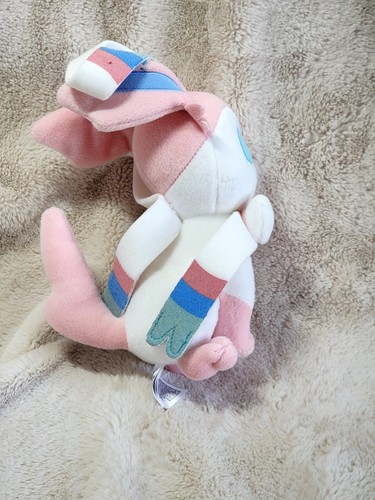 Pokemon 2017 Sylveon 9” TOMY Plush Stuffed Animal Eevee Evolution Toy Tush Tag - Picture 4 of 8