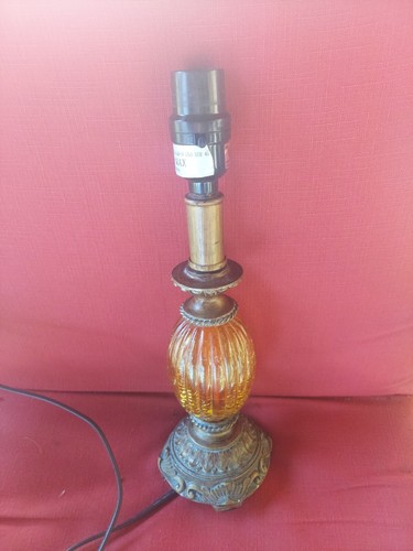 Mid Century Modern Lamp. - Picture 7 of 7
