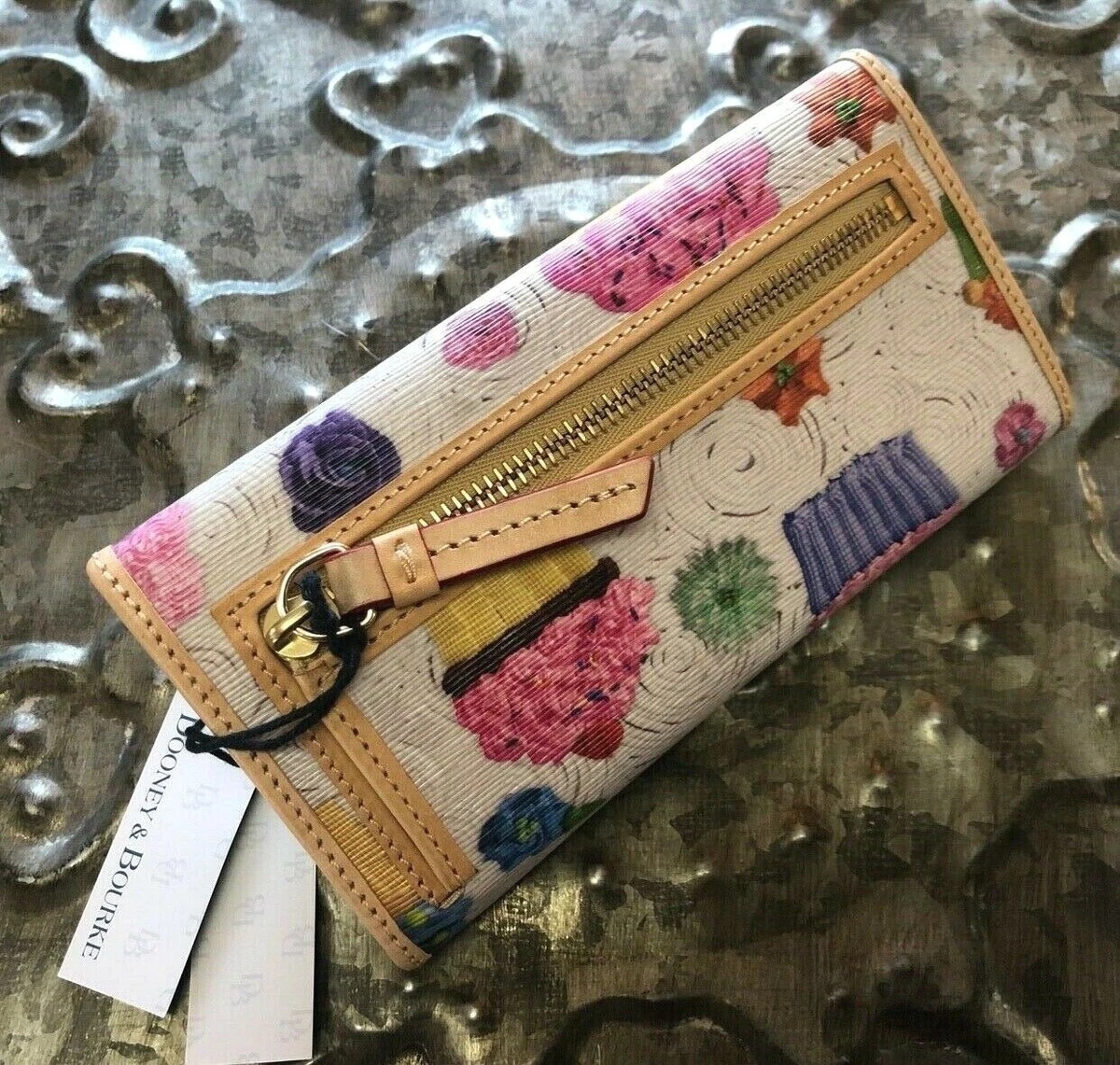 Dooney and bourke cupcake wallet clearance