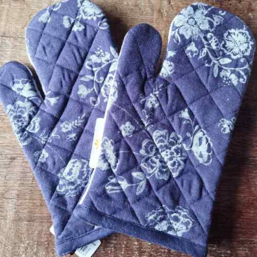 2 x Blau Blumemmuster Weiß Handschuhe Kochen Ofenhandschuhe Clayre&Eef - Bild 1 von 9