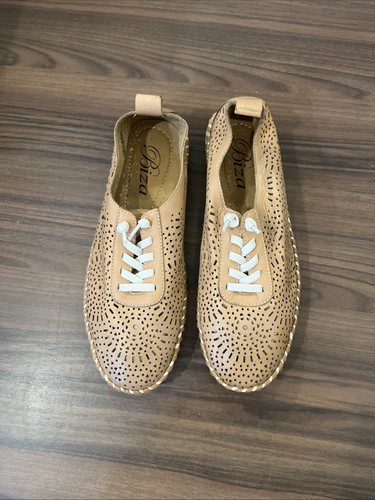 Women’s Biza Perforated Leather Shoes, Raven, Size 7.5
