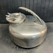 Stainless Steel SURGE MILKER Bucket  with Surge Lid 4 Teet. Free Shipping