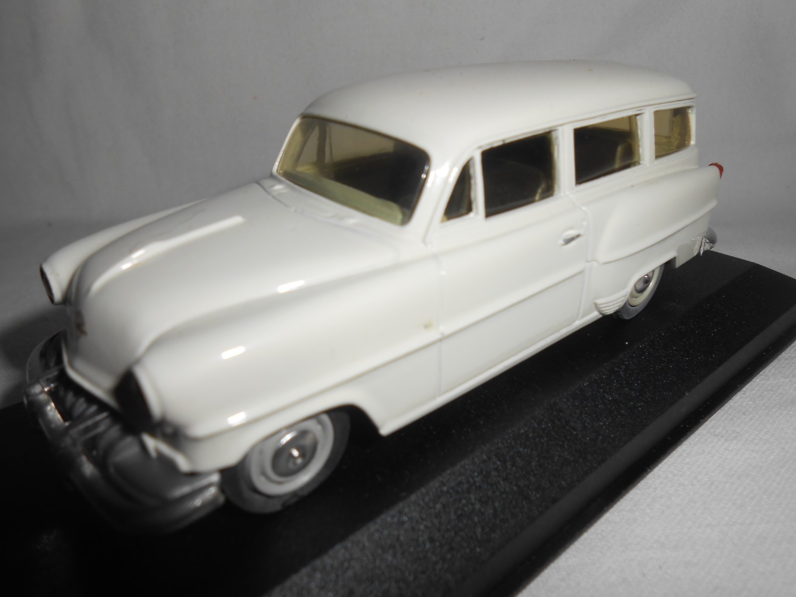 Opel Olympia break vitré miniature 1/43 Eligor Leader 2182 modèle réduit haut de gamme en métal