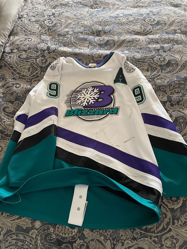 1994-95 ECHL Hockey Game-Worn Huntington Blizzard Jersey  #9 Kelly Harper