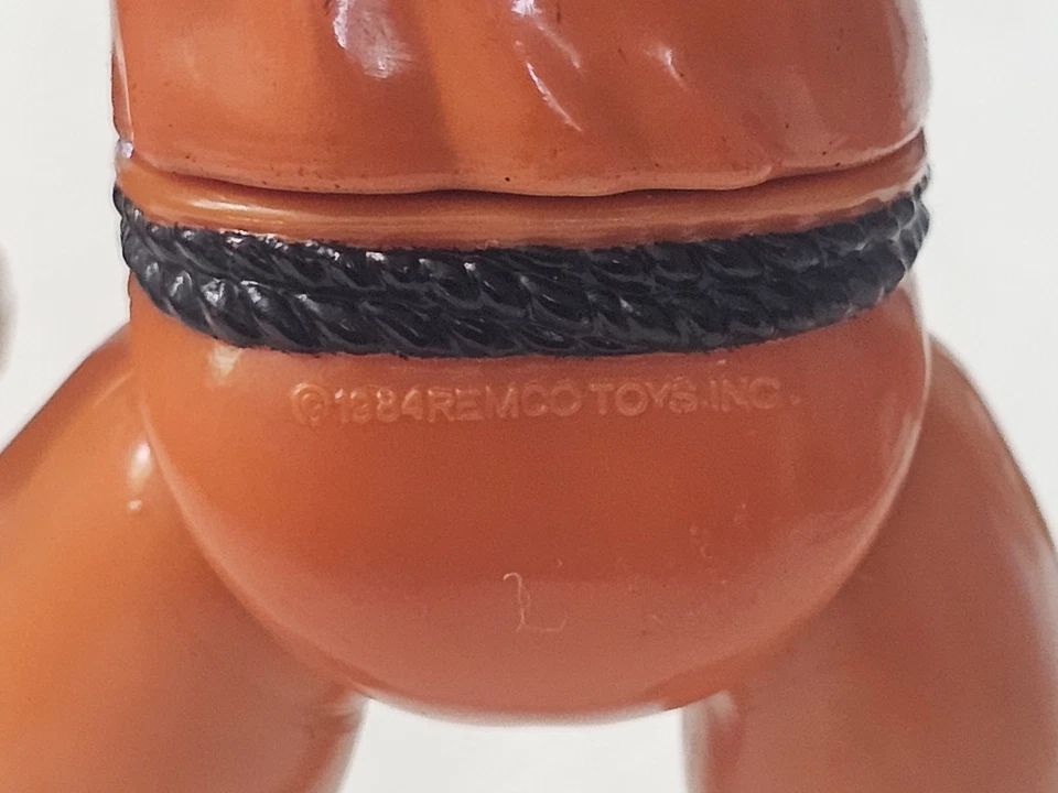 Lote de 4 figuras de acción de juguete de colección de los años 80 Ninja Kung Fu alienígena vaquero Wolfman  Foto 4 de 4