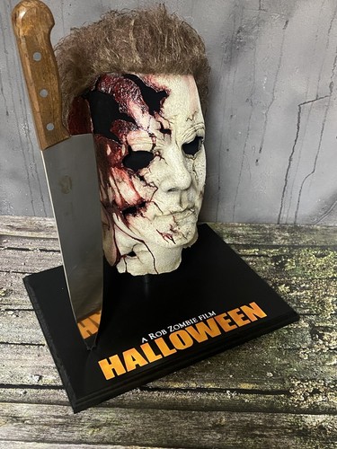 Michael Myers Halloween Mask Stand w/ Knife Display 2007 2009 Horror Movie Prop - Picture 8 of 13