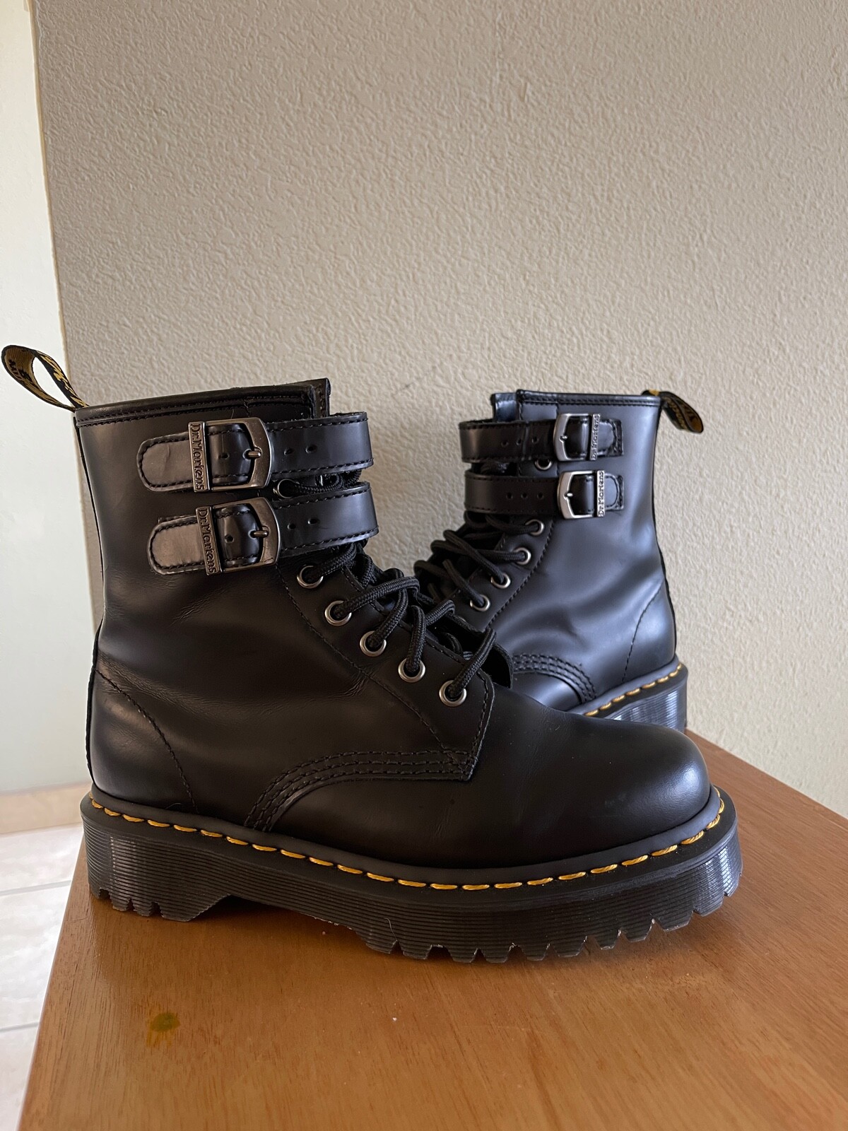Dr. Martens \