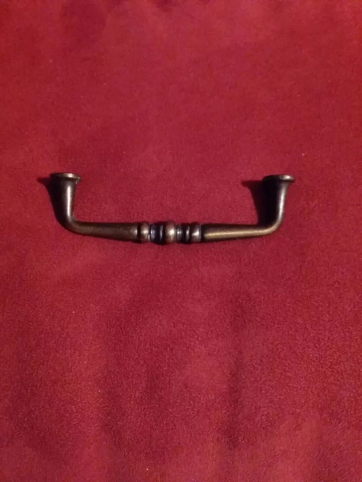 poignée de meuble ancienne - Photo 2/4