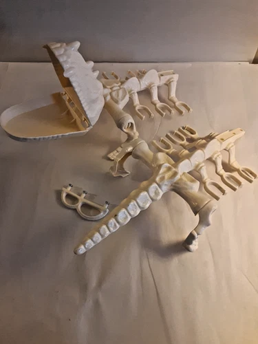 Vintage 1984 MOTU He-Man BATTLE BONES Action Figure Carrier